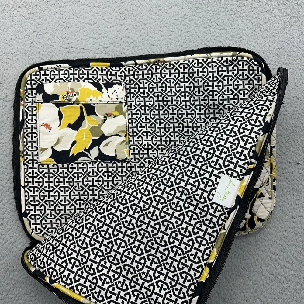 Vera‎ Bradley Dogwood Quilted Laptop Computer Protective Sleeve Travel Carry Bag